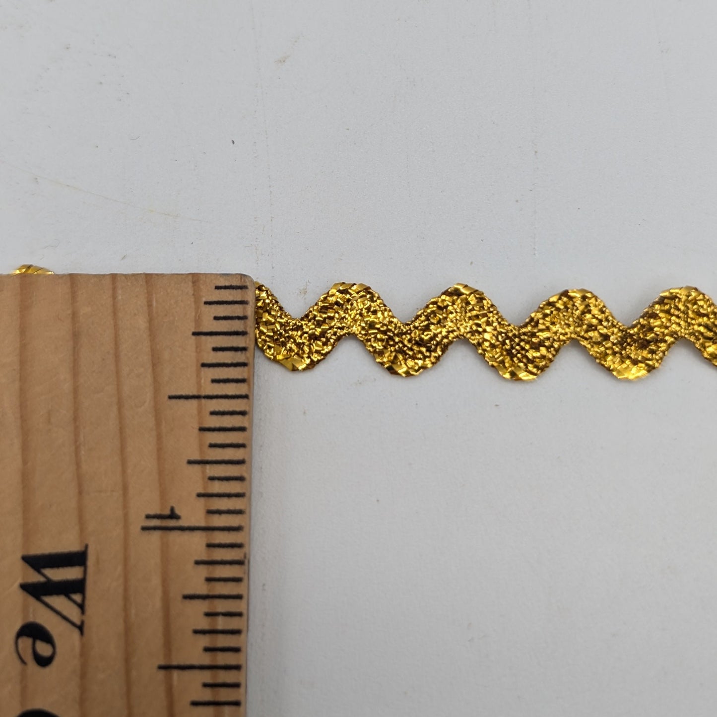 3/8 inch Gold Metallic Lametta Rick-Rack Wavy Tinsel Fringe Trim Ribbon Japan