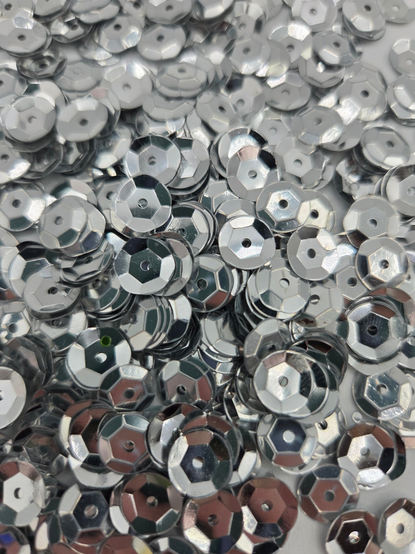 8 mm Round Sequins