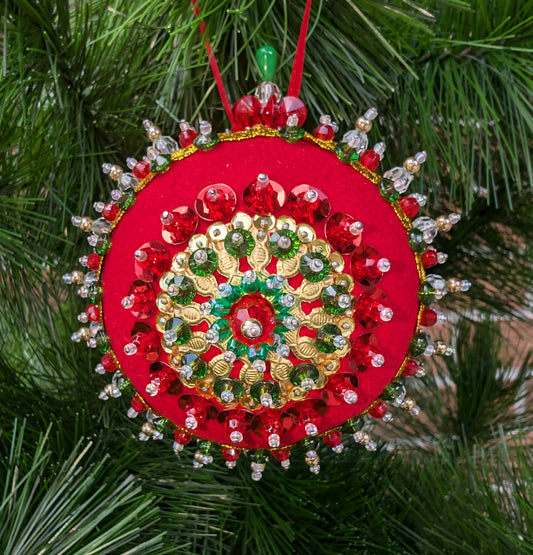 Ol' Aunt Mary in RED AND GREEN Pin Ornament Kit